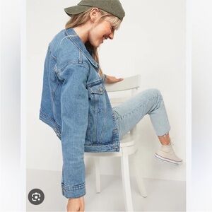 Blue Distressed Classic Cut Jean Jacket Size Medium Cotton